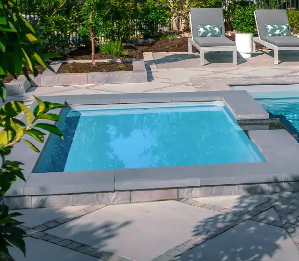 Vista fiberglass tanning ledge